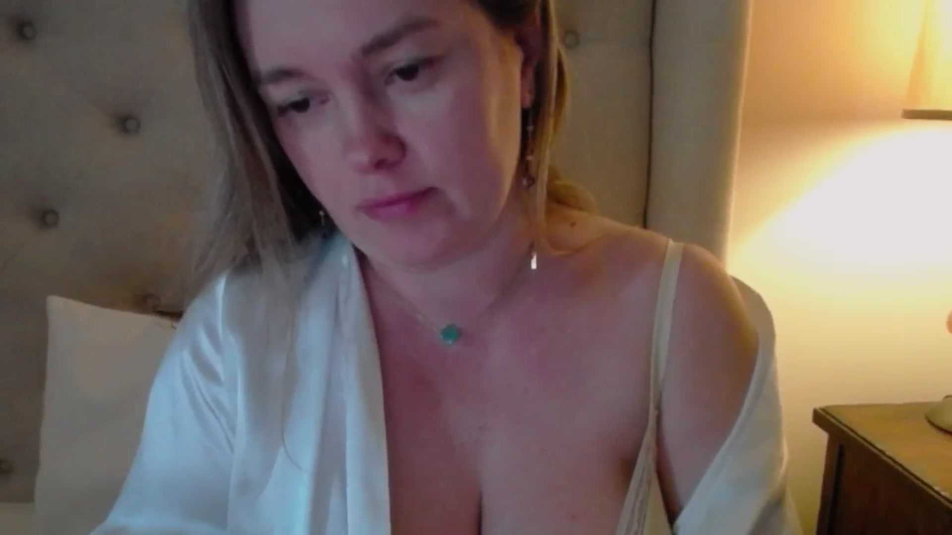 Gallery image thumbnail from J0llye's myfreecams stream on, 03/02/2025, 20:44 image 2 of 20