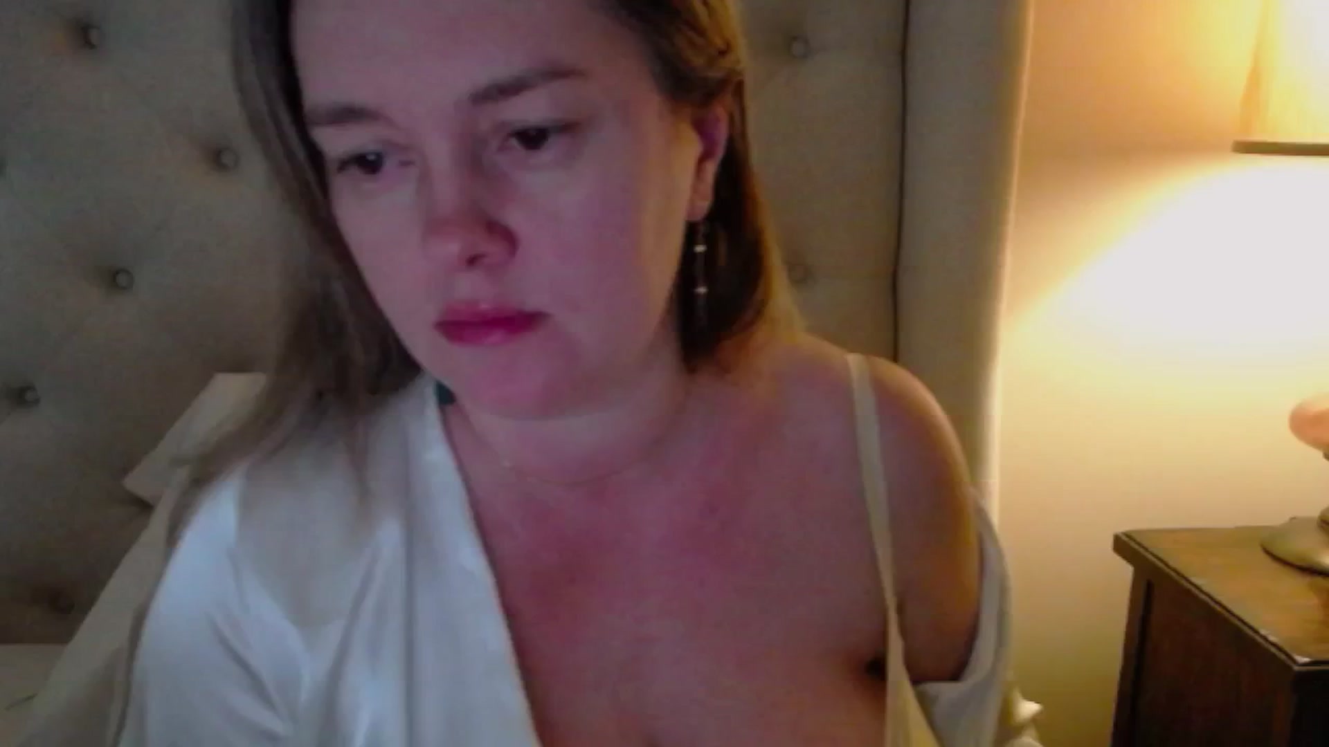Gallery image thumbnail from J0llye's myfreecams stream on, 03/04/2025, 19:43 image 6 of 20