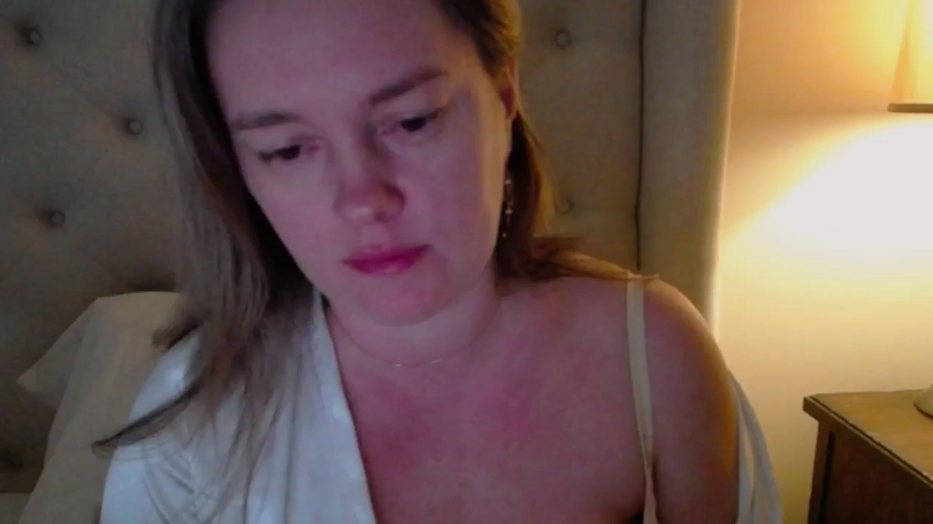 Gallery image thumbnail from J0llye's myfreecams stream on, 03/04/2025, 19:43 image 16 of 20