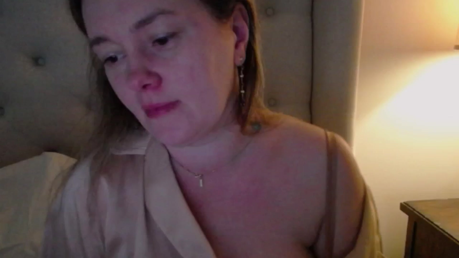 Gallery image thumbnail from J0llye's myfreecams stream on, 03/05/2025, 21:09 image 2 of 20