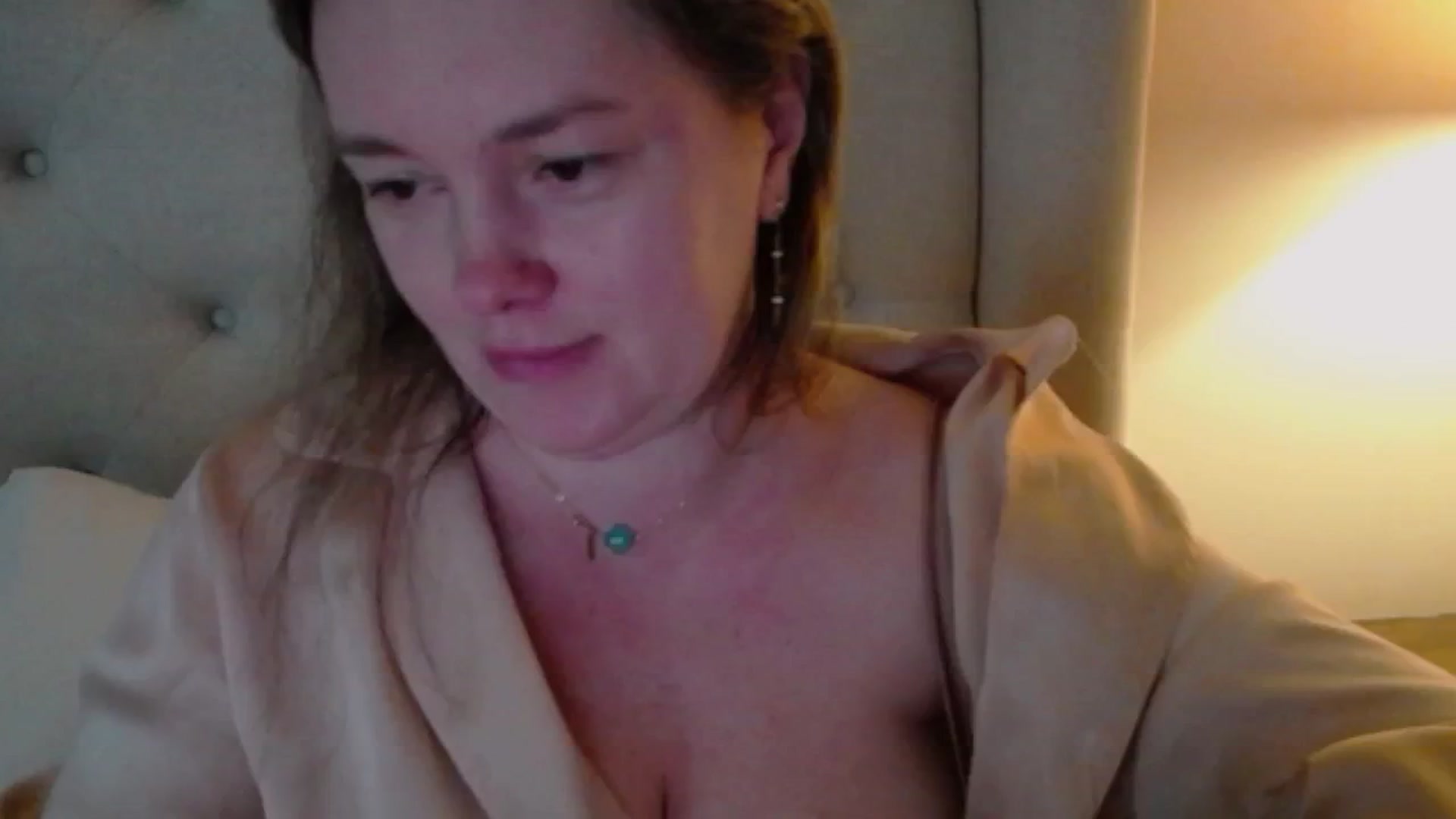 Gallery image thumbnail from J0llye's myfreecams stream on, 03/05/2025, 21:09 image 12 of 20