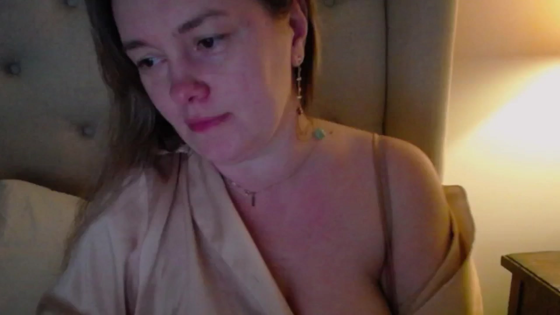 Gallery image thumbnail from J0llye's myfreecams stream on, 03/05/2025, 21:09 image 8 of 20