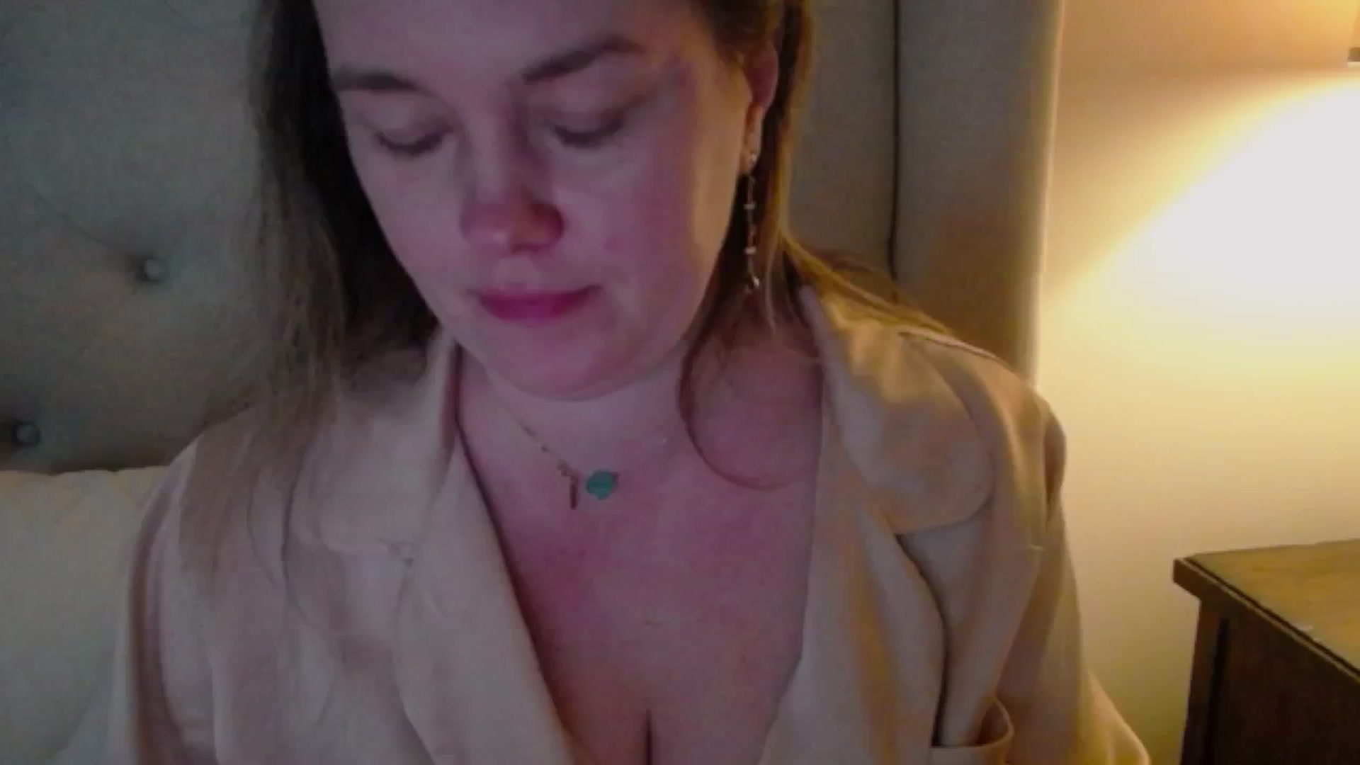 Gallery image thumbnail from J0llye's myfreecams stream on, 03/05/2025, 21:09 image 17 of 20