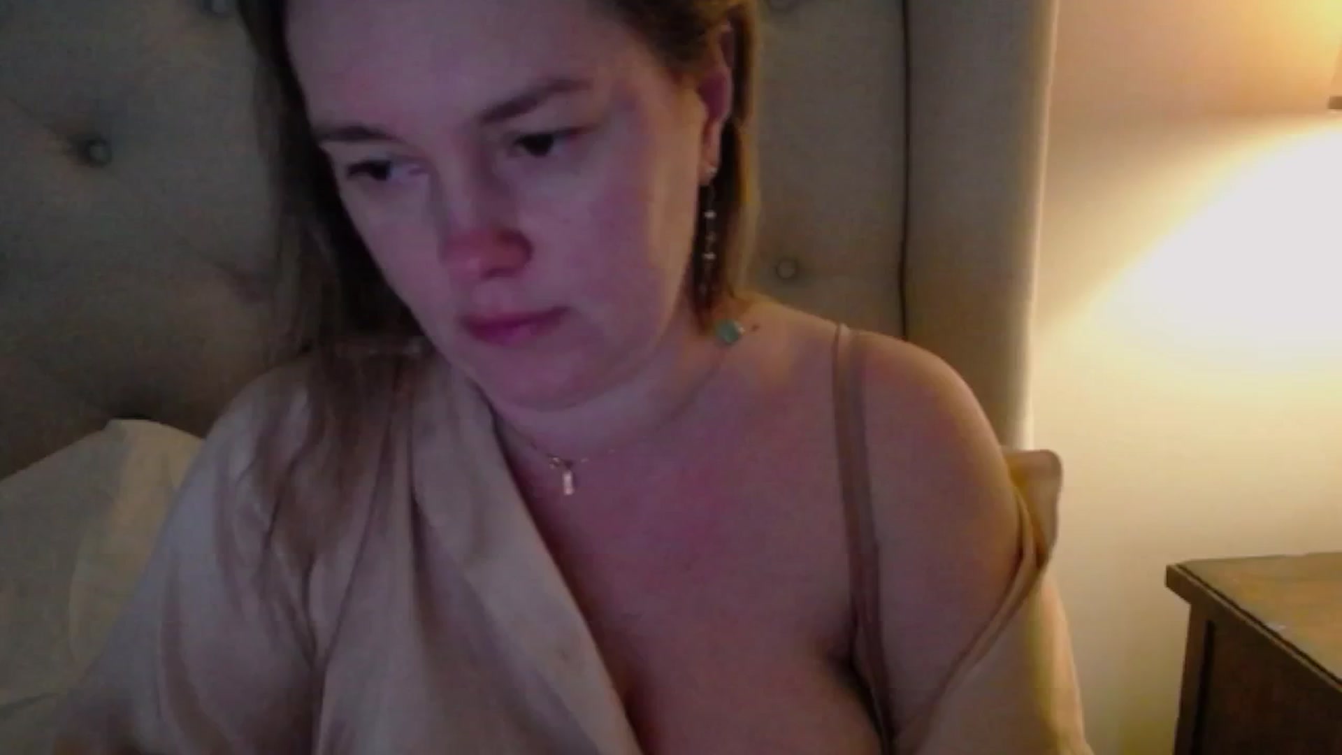 Gallery image thumbnail from J0llye's myfreecams stream on, 03/05/2025, 21:09 image 6 of 20