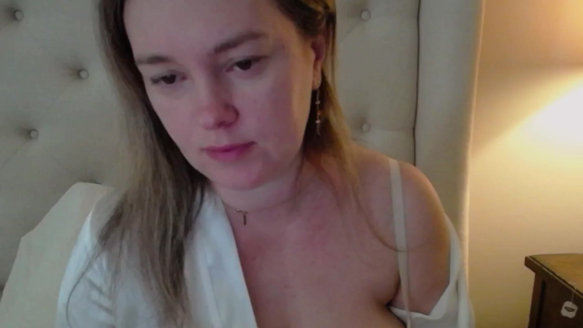 Gallery image thumbnail from J0llye's myfreecams stream on, 03/06/2025, 16:16 image 13 of 20