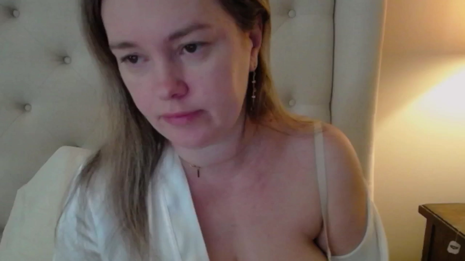 Gallery image thumbnail from J0llye's myfreecams stream on, 03/06/2025, 16:16 image 8 of 20