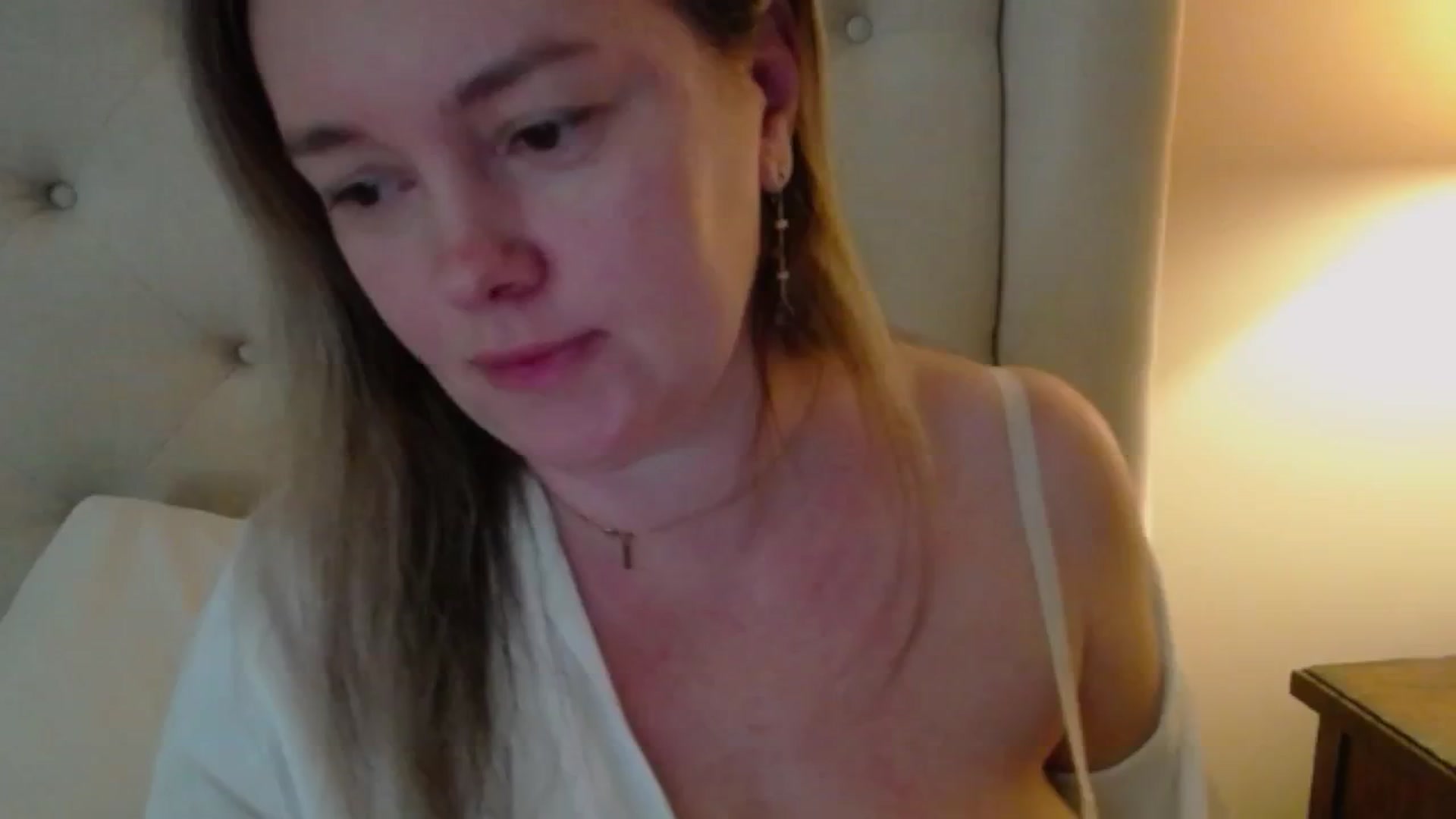Gallery image thumbnail from J0llye's myfreecams stream on, 03/06/2025, 17:22 image 14 of 20