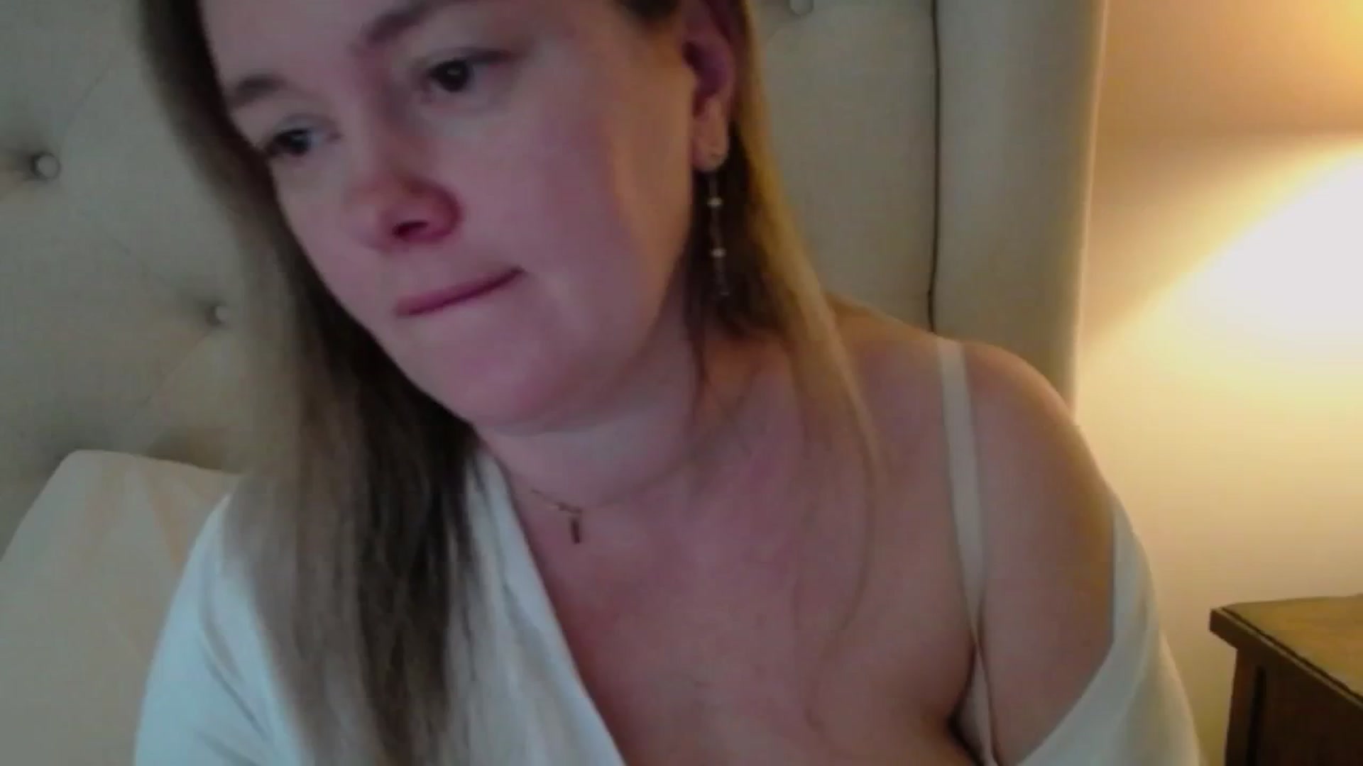 Gallery image thumbnail from J0llye's myfreecams stream on, 03/06/2025, 17:22 image 11 of 20