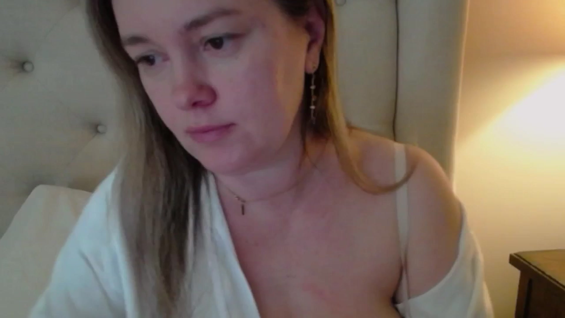 Gallery image thumbnail from J0llye's myfreecams stream on, 03/06/2025, 17:22 image 3 of 20