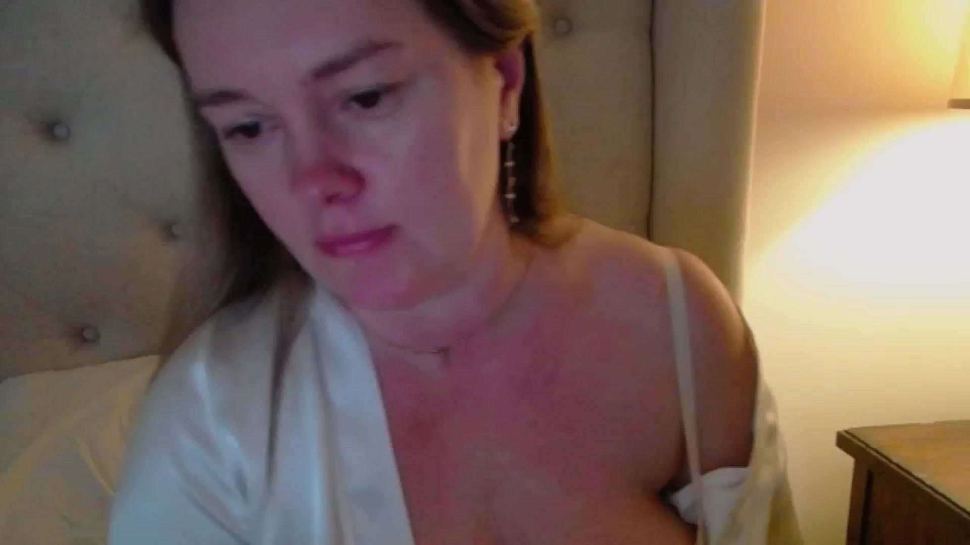 Gallery image thumbnail from J0llye's myfreecams stream on, 03/06/2025, 19:32 image 4 of 20