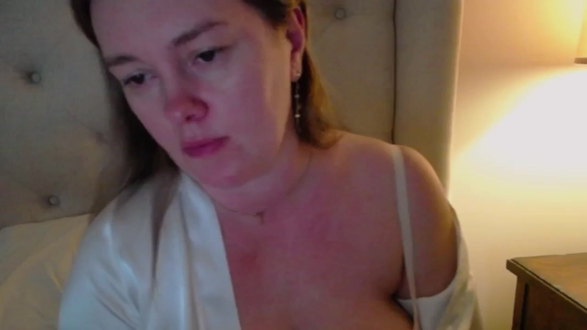 Gallery image thumbnail from J0llye's myfreecams stream on, 03/06/2025, 19:32 image 10 of 20