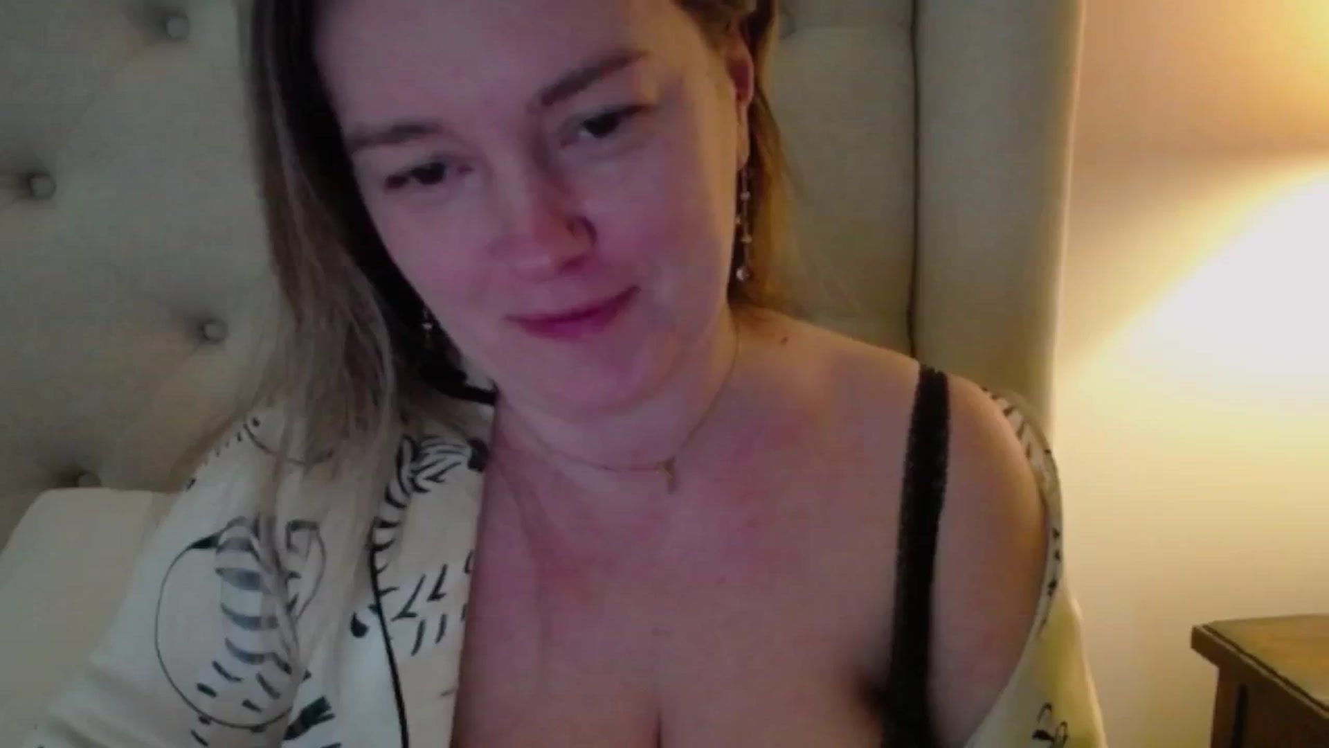 Gallery image thumbnail from J0llye's myfreecams stream on, 03/07/2025, 17:49 image 12 of 20