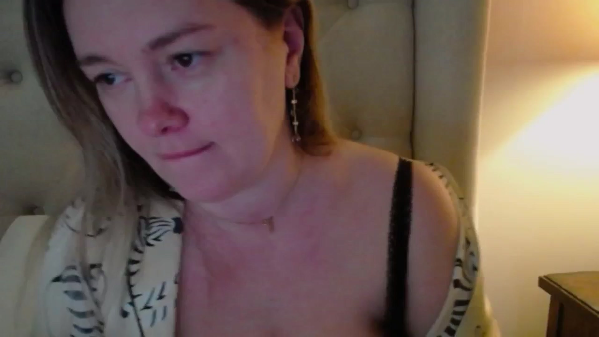 Gallery image thumbnail from J0llye's myfreecams stream on, 03/07/2025, 17:49 image 13 of 20