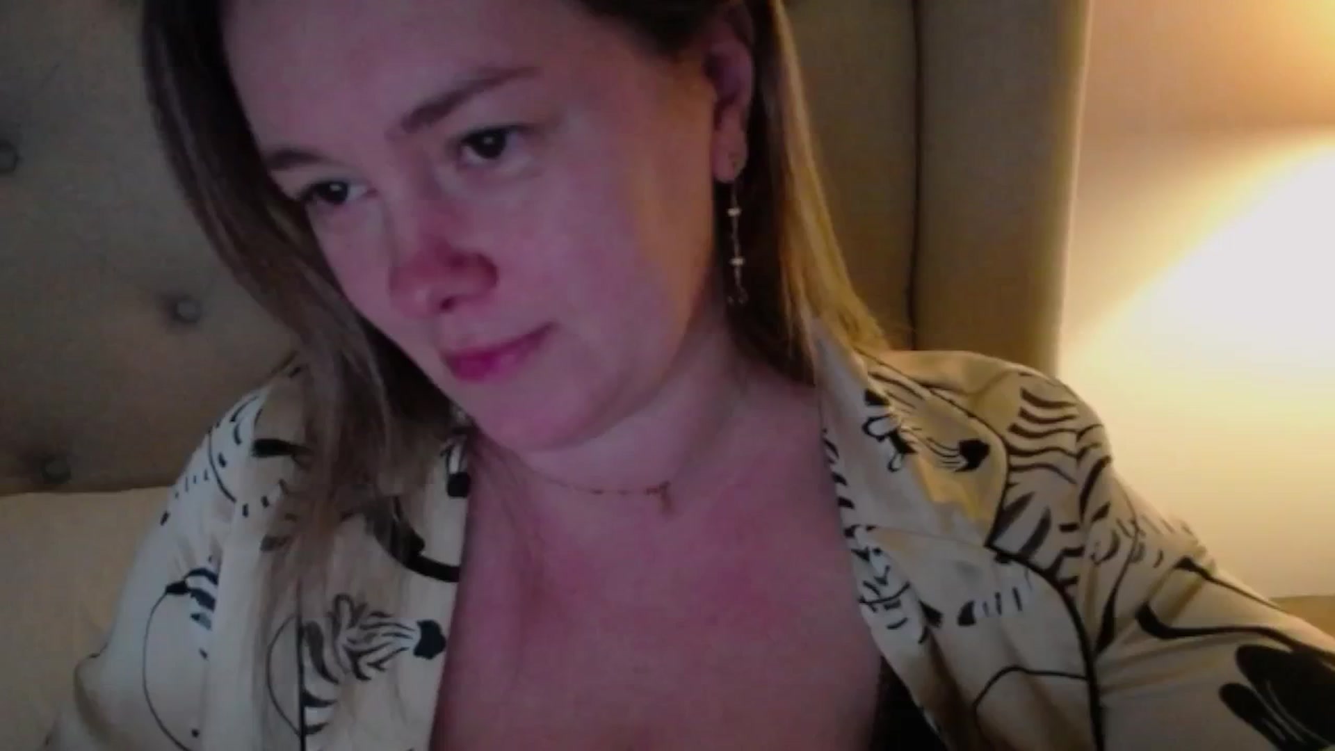 Gallery image thumbnail from J0llye's myfreecams stream on, 03/07/2025, 17:49 image 19 of 20
