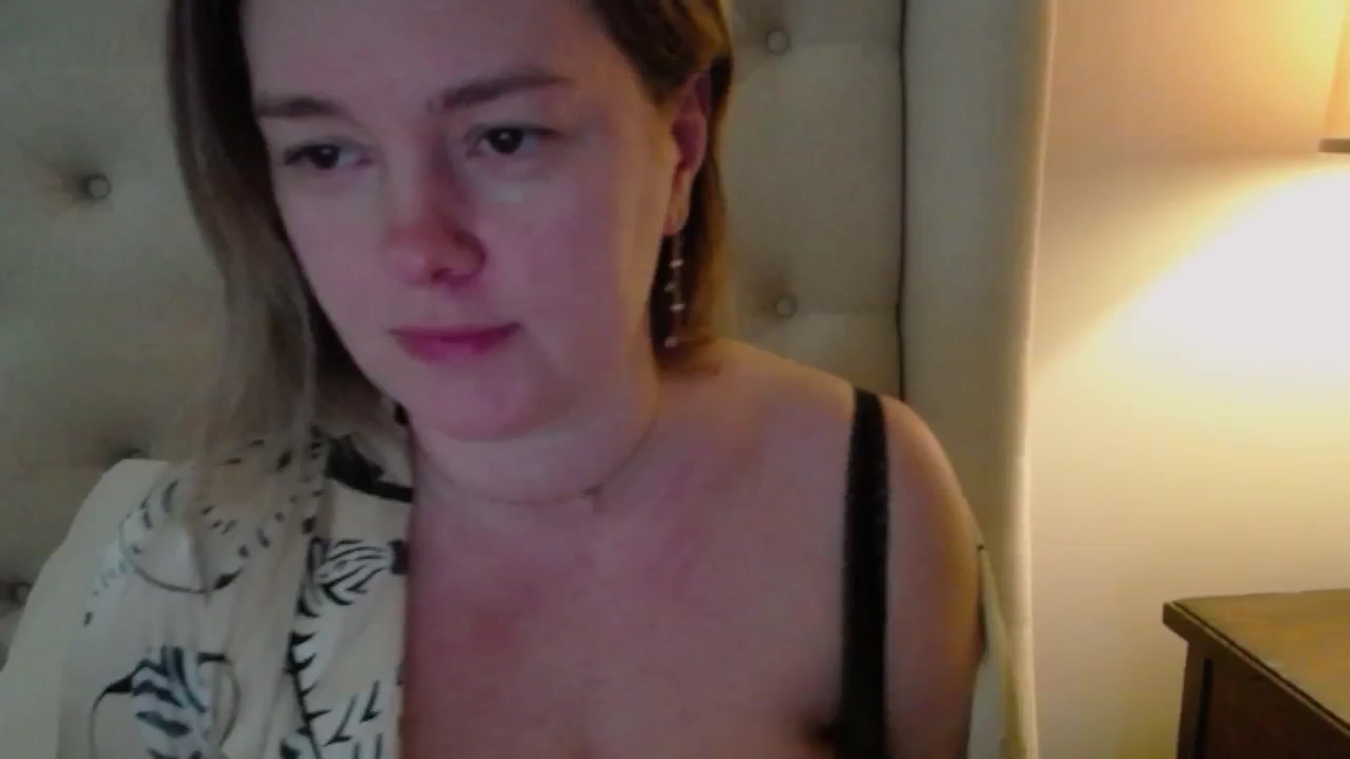 Gallery image thumbnail from J0llye's myfreecams stream on, 03/07/2025, 17:49 image 9 of 20