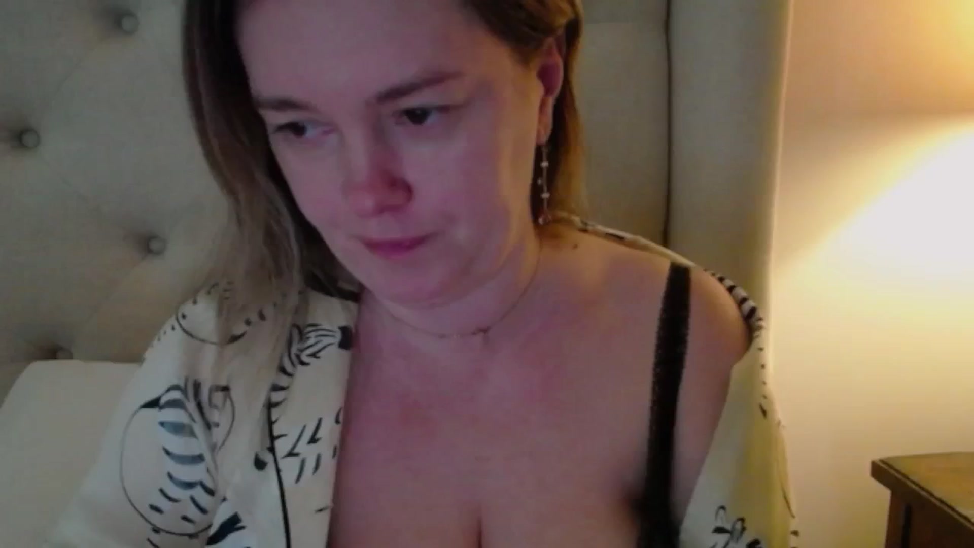 Gallery image thumbnail from J0llye's myfreecams stream on, 03/07/2025, 17:49 image 10 of 20