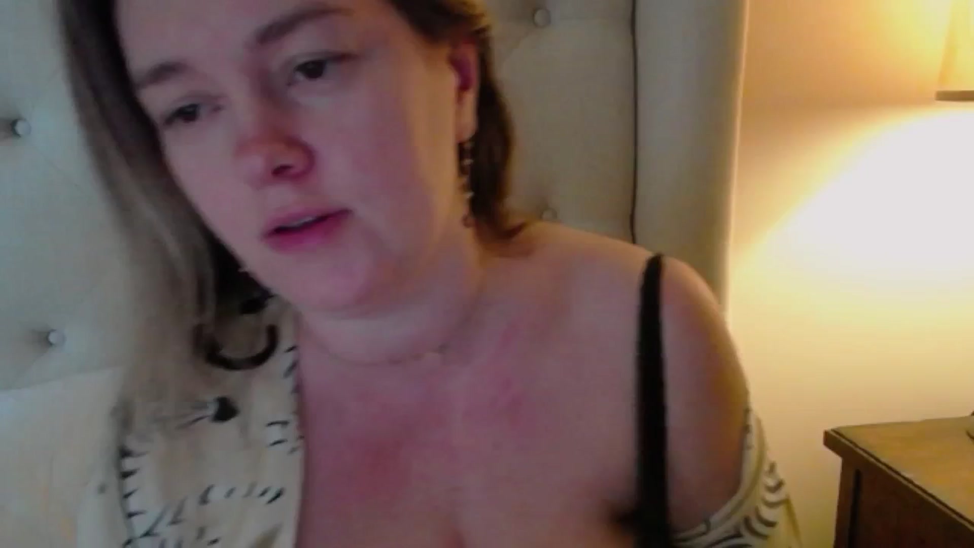 Gallery image thumbnail from J0llye's myfreecams stream on, 03/07/2025, 20:05 image 12 of 20