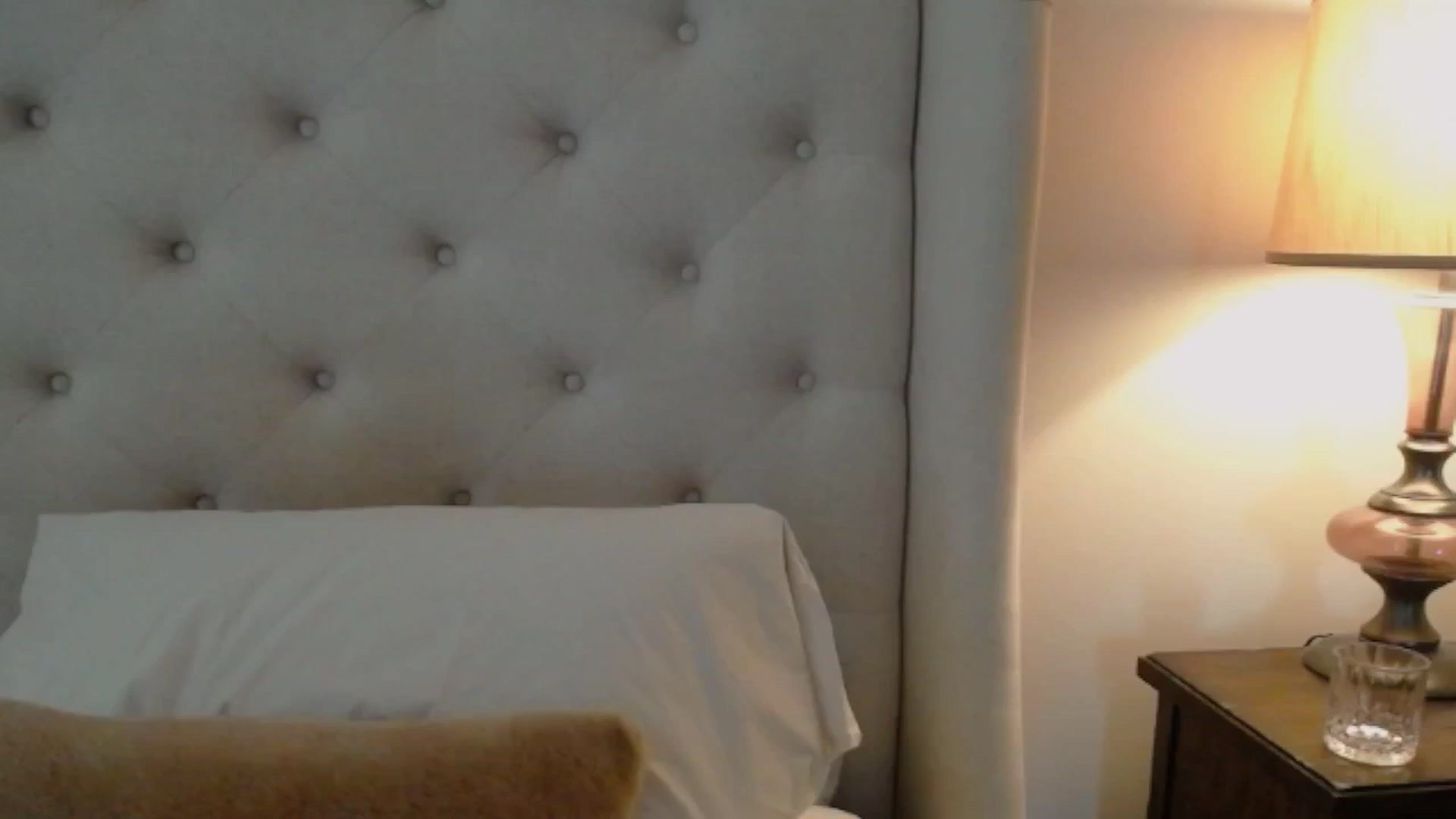 Gallery image thumbnail from J0llye's myfreecams stream on, 03/10/2025, 16:46 image 17 of 20