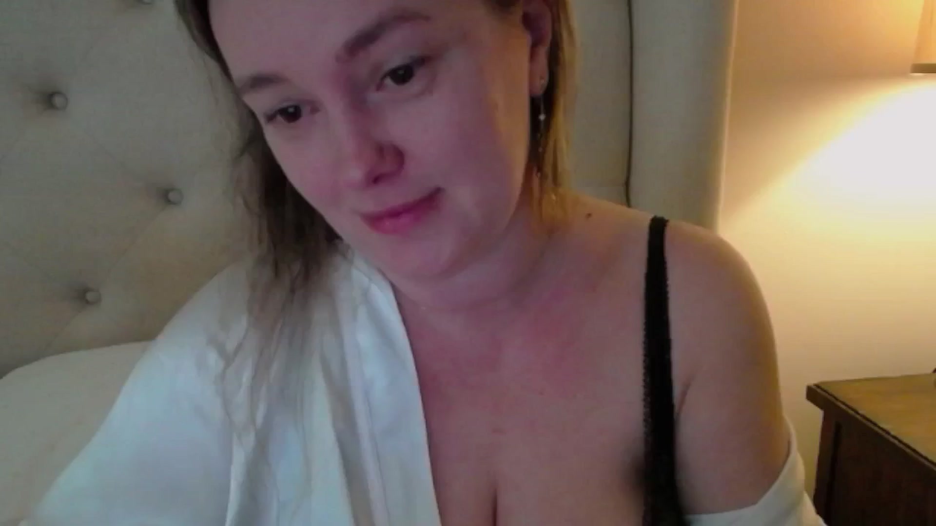 Gallery image thumbnail from J0llye's myfreecams stream on, 03/13/2025, 17:02 image 19 of 20