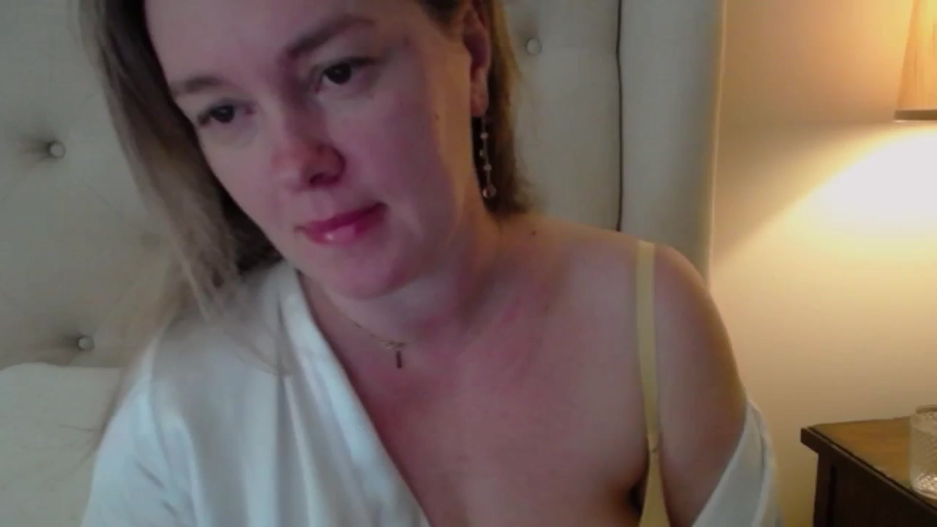 Gallery image thumbnail from J0llye's myfreecams stream on, 03/14/2025, 15:47 image 5 of 20