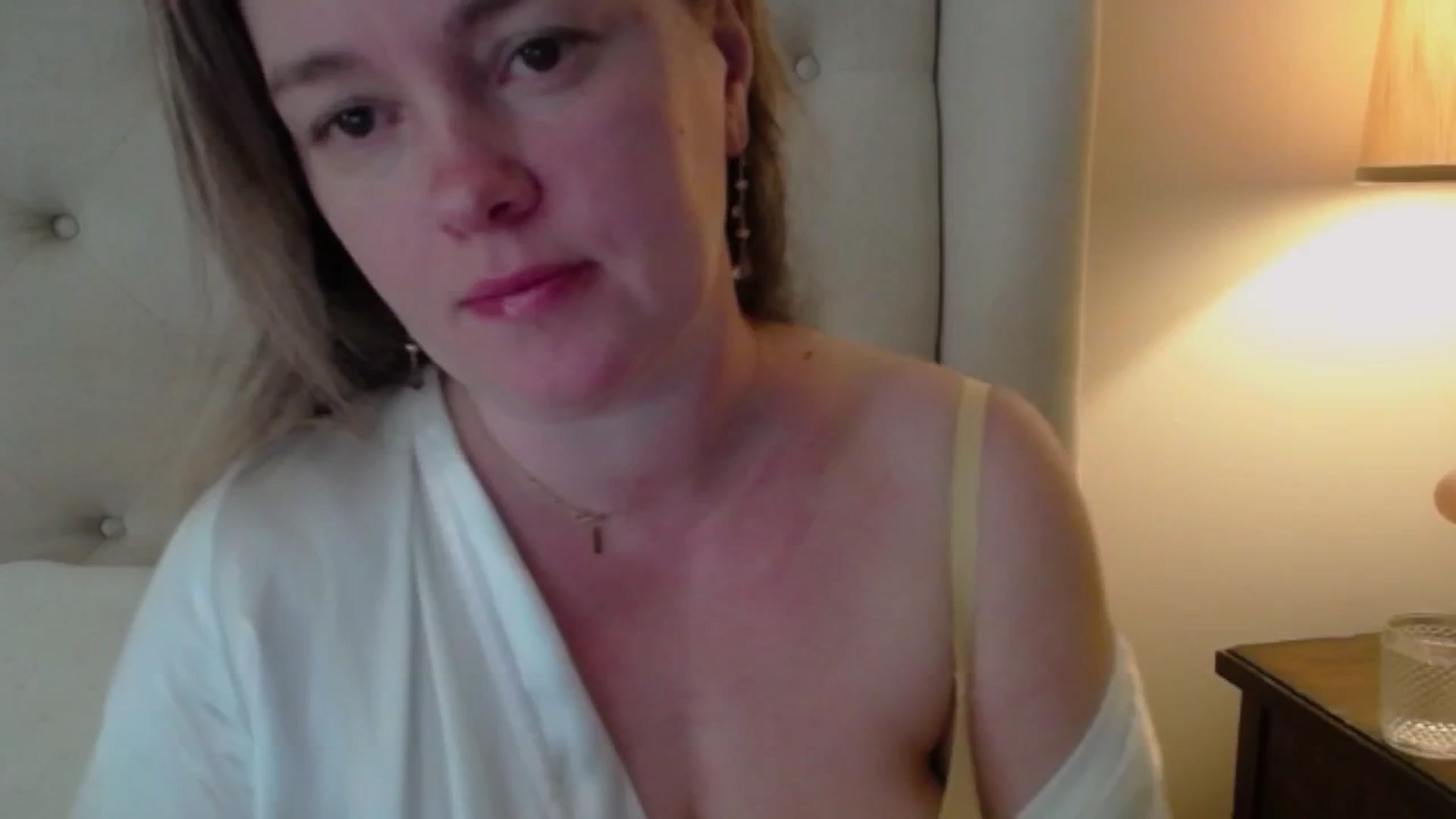 Gallery image thumbnail from J0llye's myfreecams stream on, 03/14/2025, 15:47 image 3 of 20
