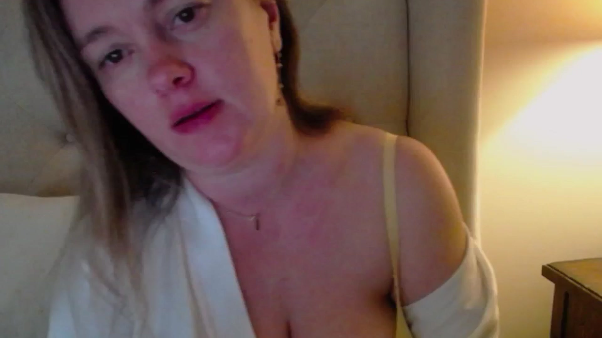 Gallery image thumbnail from J0llye's myfreecams stream on, 03/14/2025, 19:53 image 14 of 20