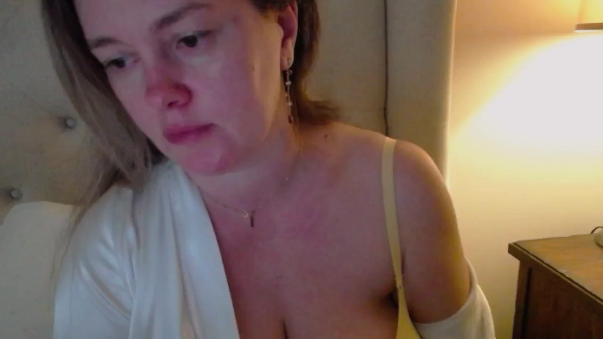 Gallery image thumbnail from J0llye's myfreecams stream on, 03/14/2025, 19:53 image 9 of 20