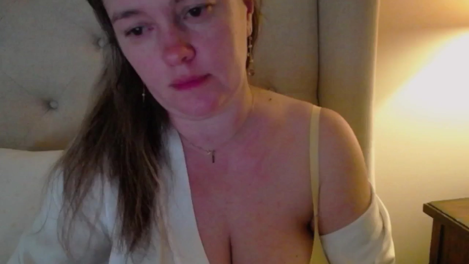 Gallery image thumbnail from J0llye's myfreecams stream on, 03/14/2025, 19:53 image 16 of 20