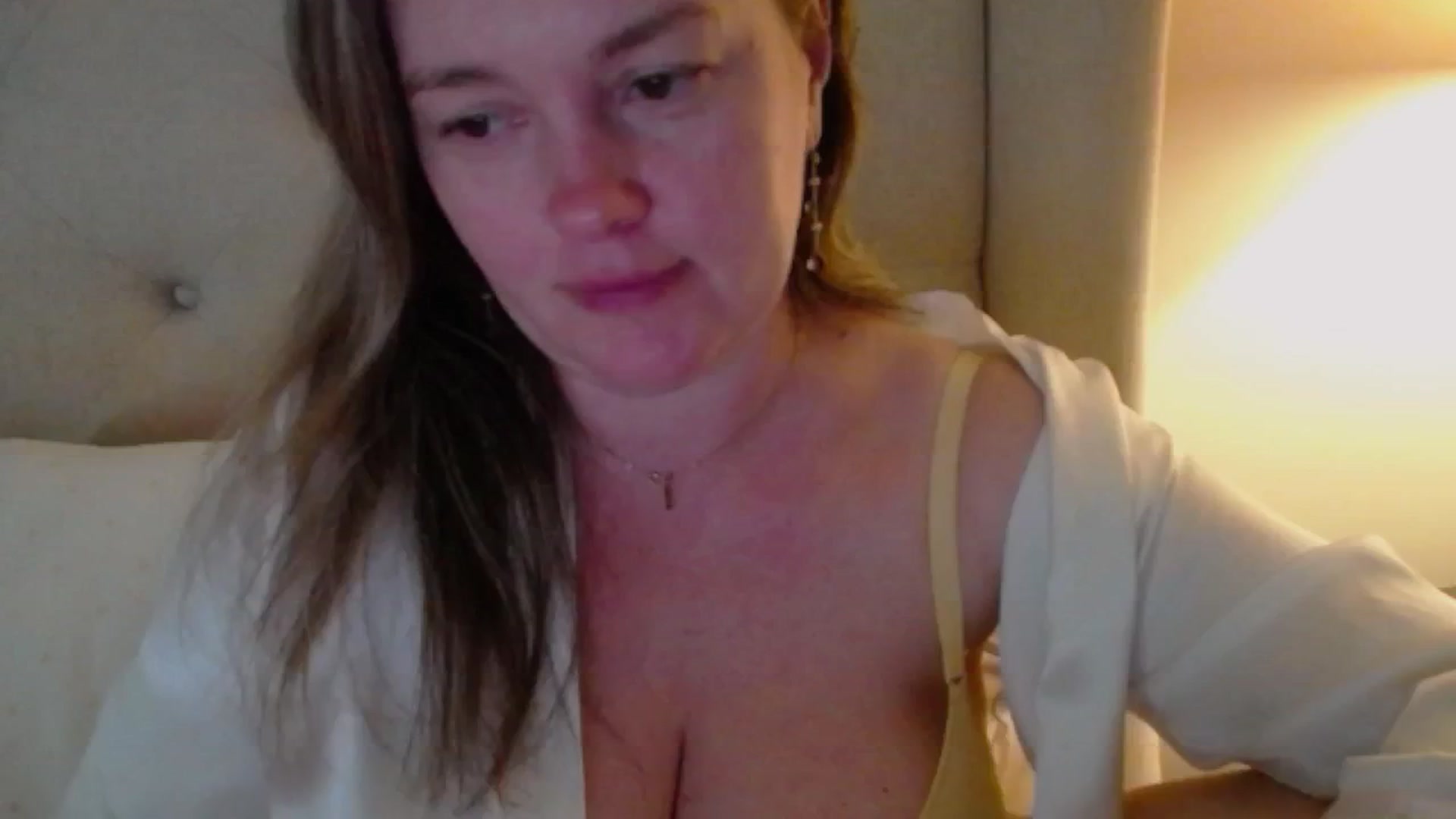 Gallery image thumbnail from J0llye's myfreecams stream on, 03/14/2025, 19:53 image 18 of 20