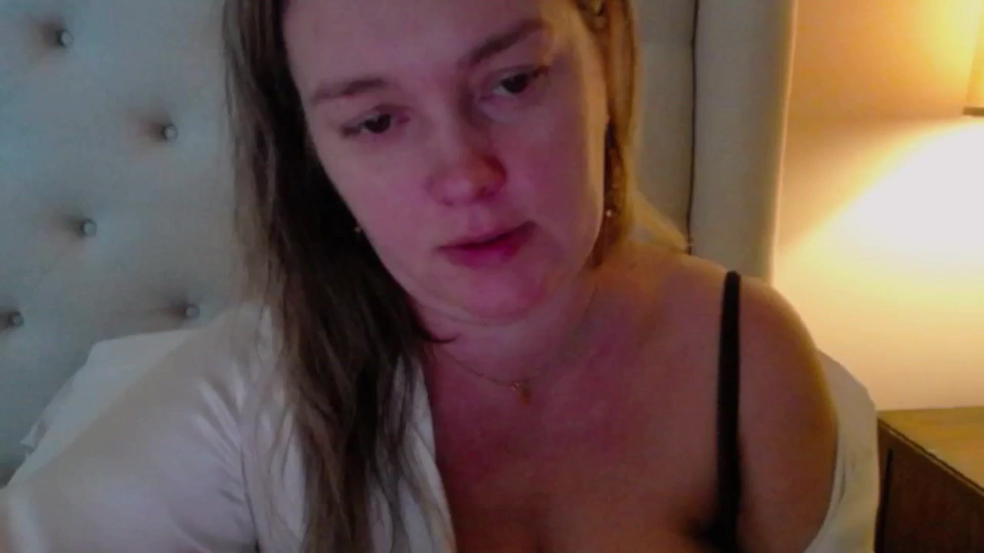 Gallery image thumbnail from J0llye's myfreecams stream on, 03/17/2025, 19:38 image 5 of 20