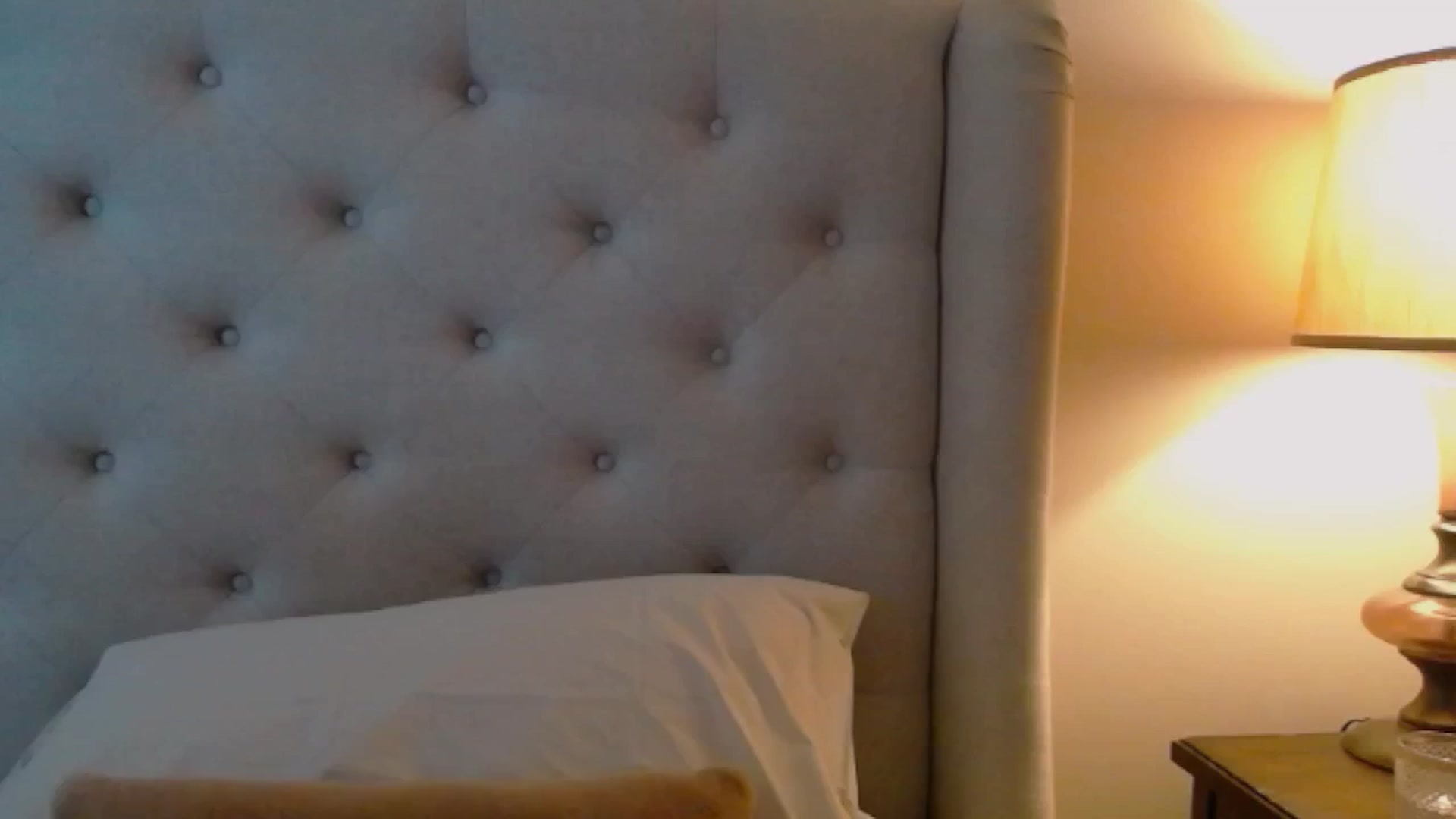 Gallery image thumbnail from J0llye's myfreecams stream on, 03/17/2025, 19:38 image 8 of 20