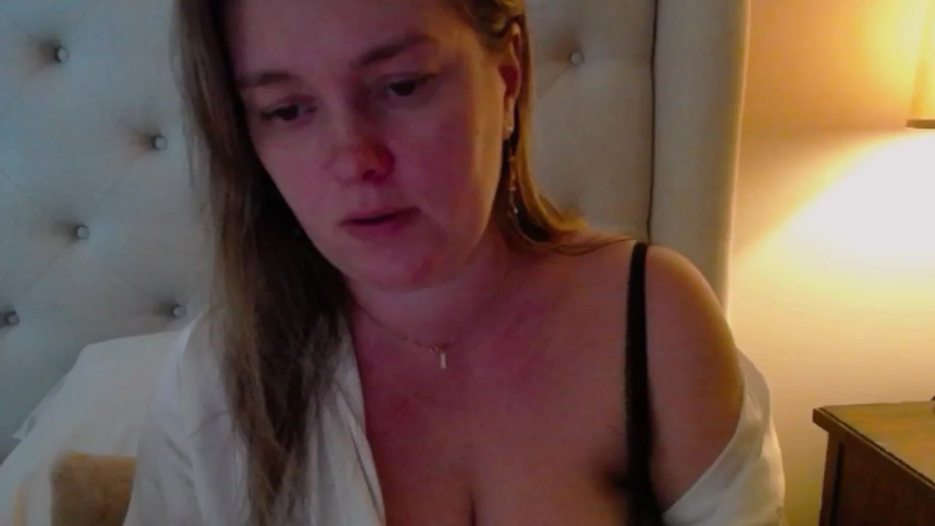Gallery image thumbnail from J0llye's myfreecams stream on, 03/17/2025, 19:38 image 9 of 20