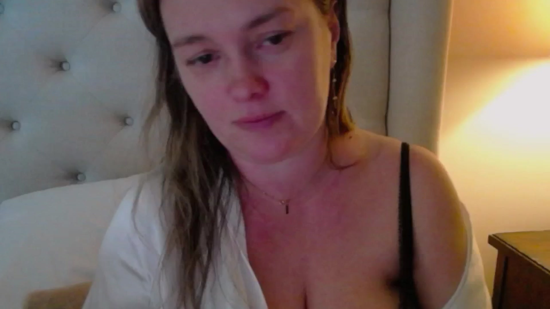 Gallery image thumbnail from J0llye's myfreecams stream on, 03/17/2025, 19:38 image 18 of 20