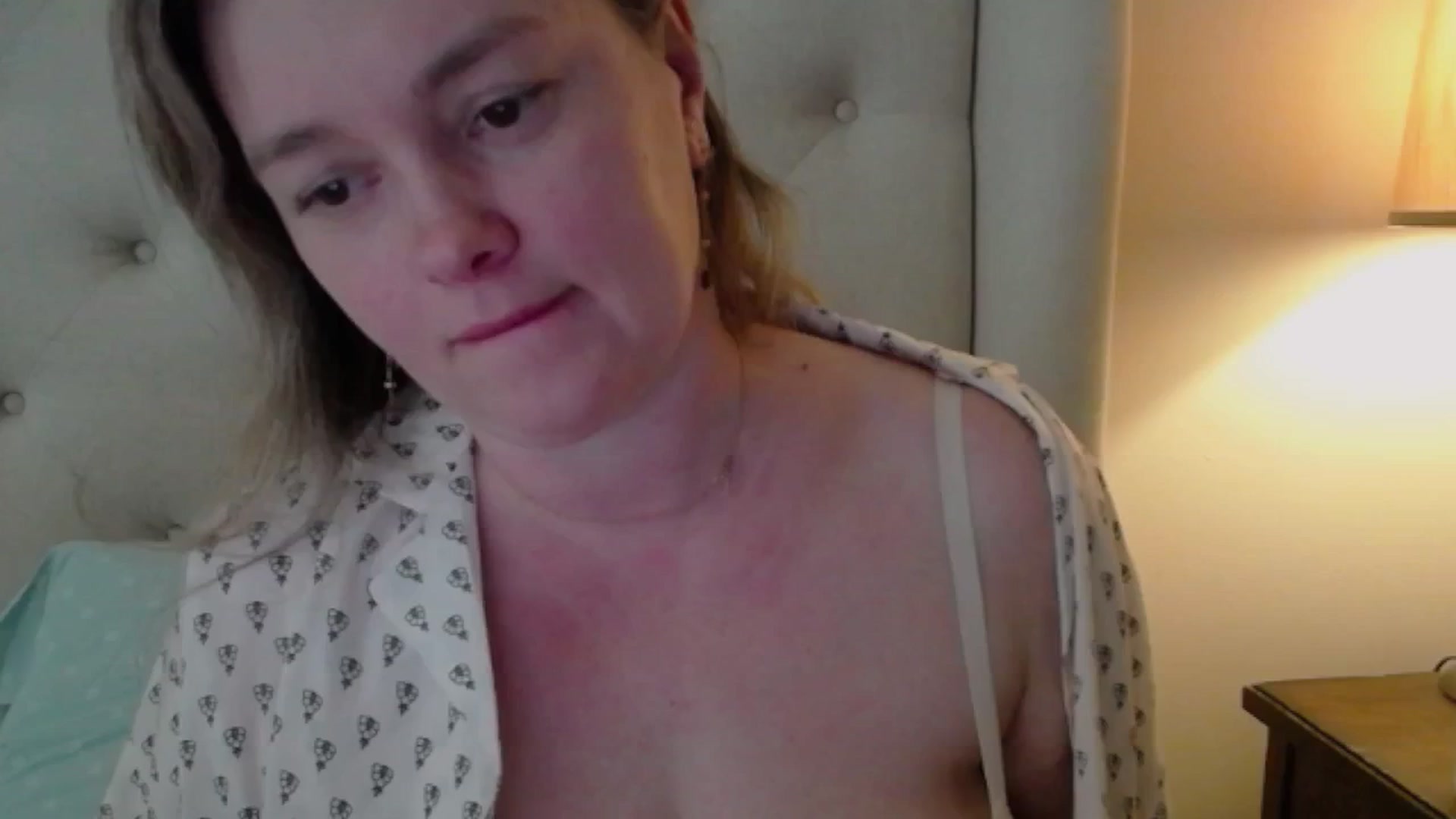 Gallery image thumbnail from J0llye's myfreecams stream on, 03/18/2025, 16:35 image 2 of 20