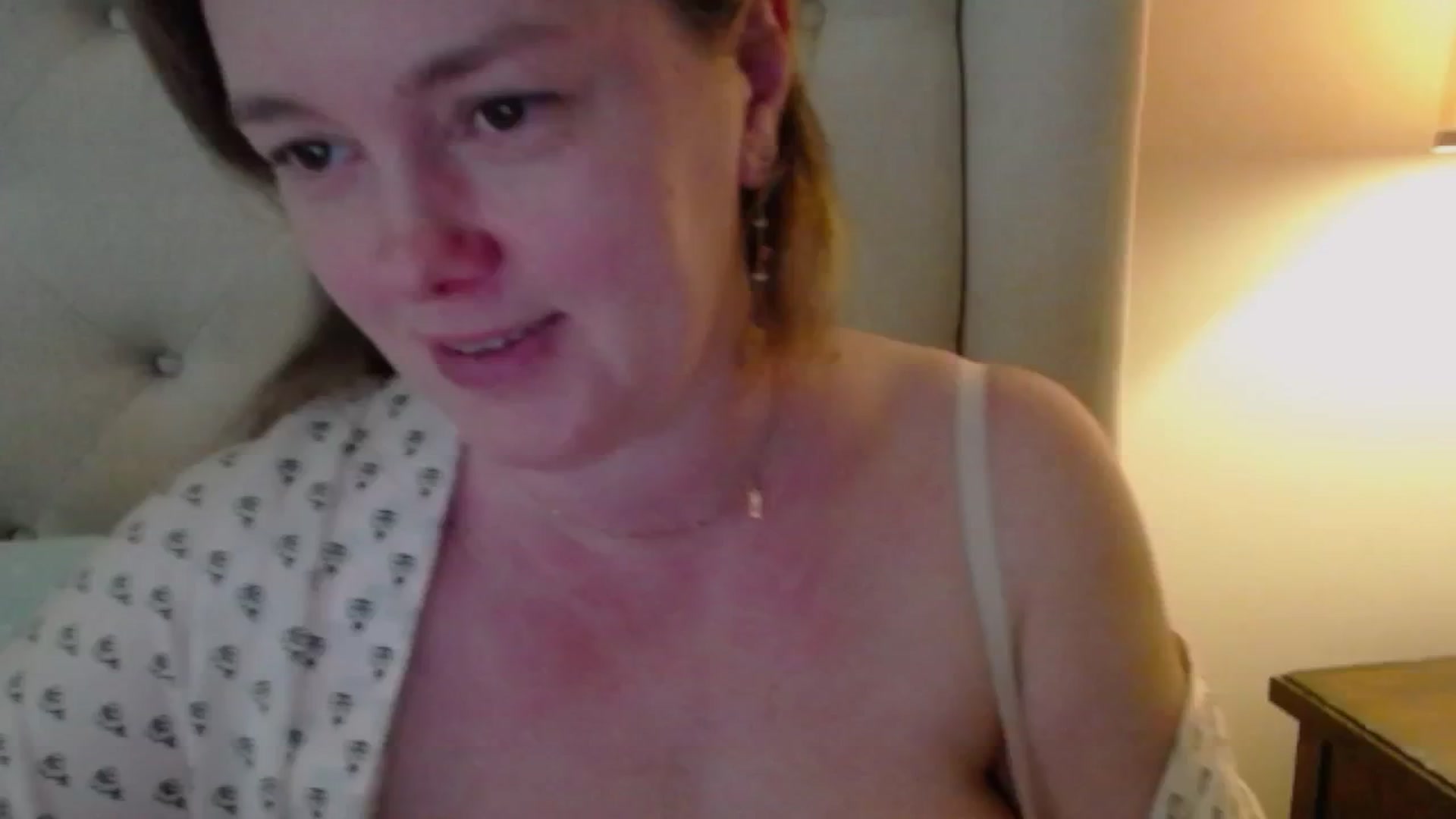 Gallery image thumbnail from J0llye's myfreecams stream on, 03/18/2025, 16:35 image 16 of 20