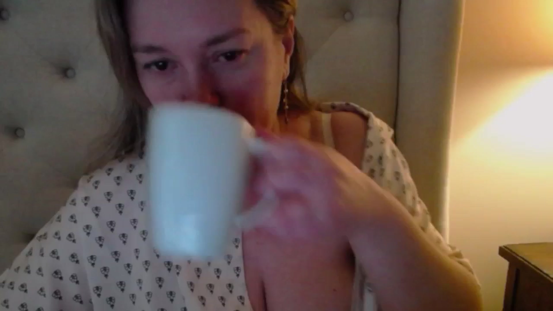 Gallery image thumbnail from J0llye's myfreecams stream on, 03/18/2025, 18:51 image 5 of 20