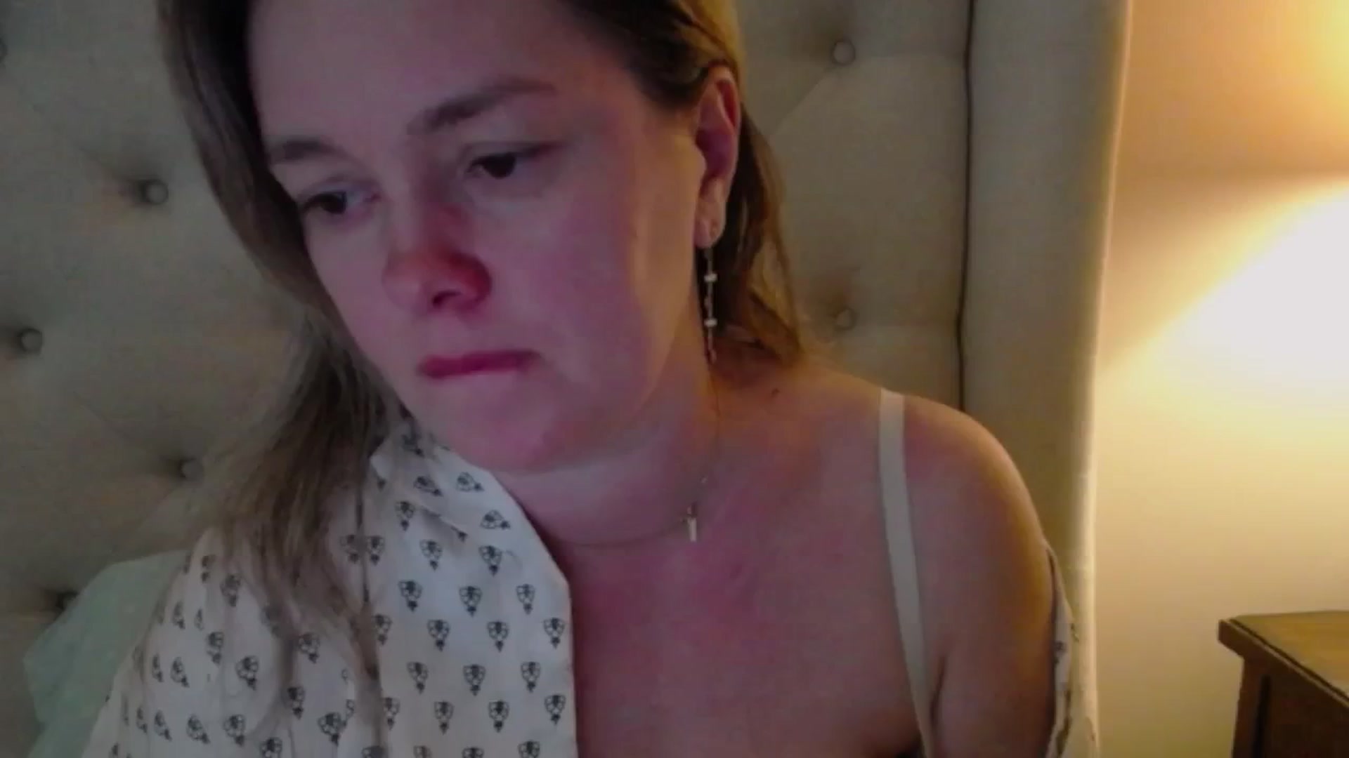 Gallery image thumbnail from J0llye's myfreecams stream on, 03/18/2025, 18:51 image 15 of 20