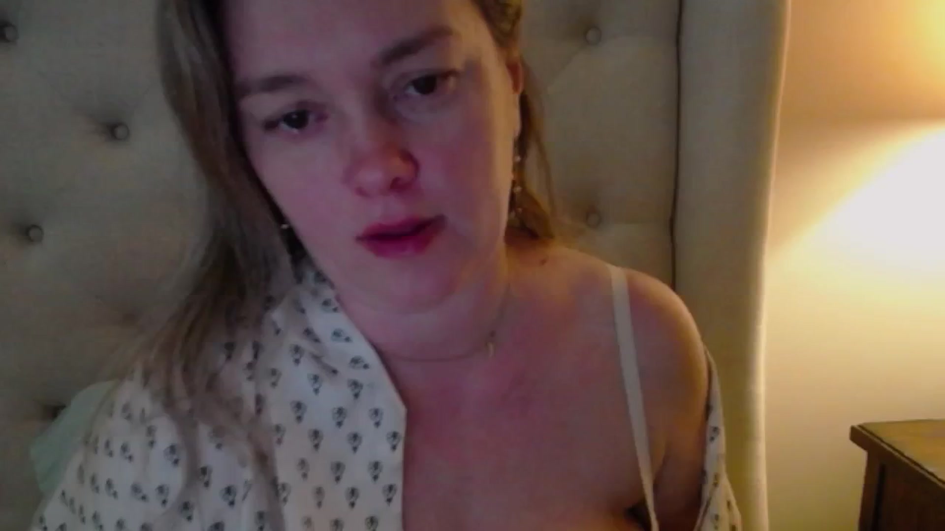 Gallery image thumbnail from J0llye's myfreecams stream on, 03/18/2025, 18:51 image 12 of 20
