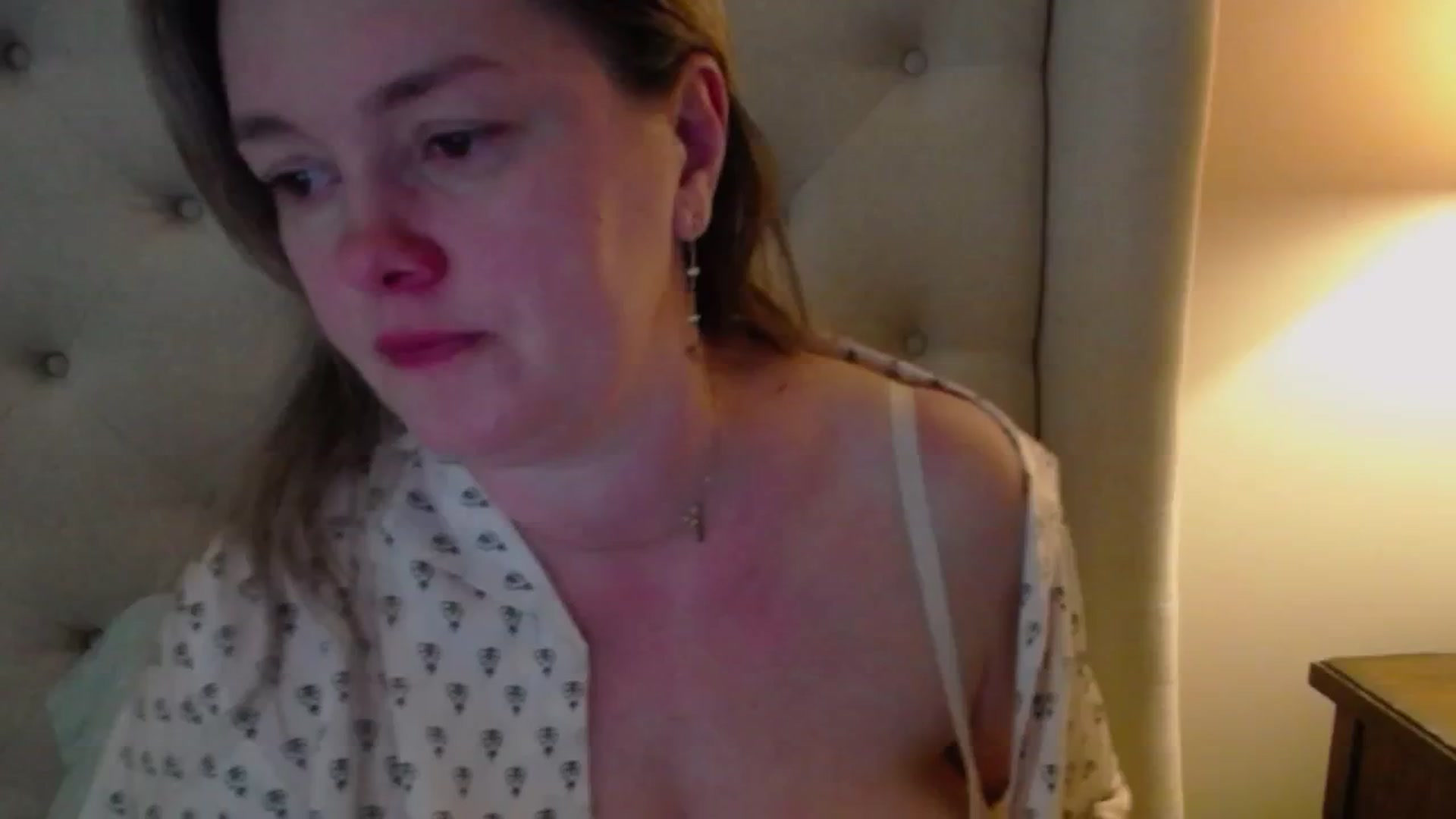 Gallery image thumbnail from J0llye's myfreecams stream on, 03/18/2025, 18:51 image 8 of 20