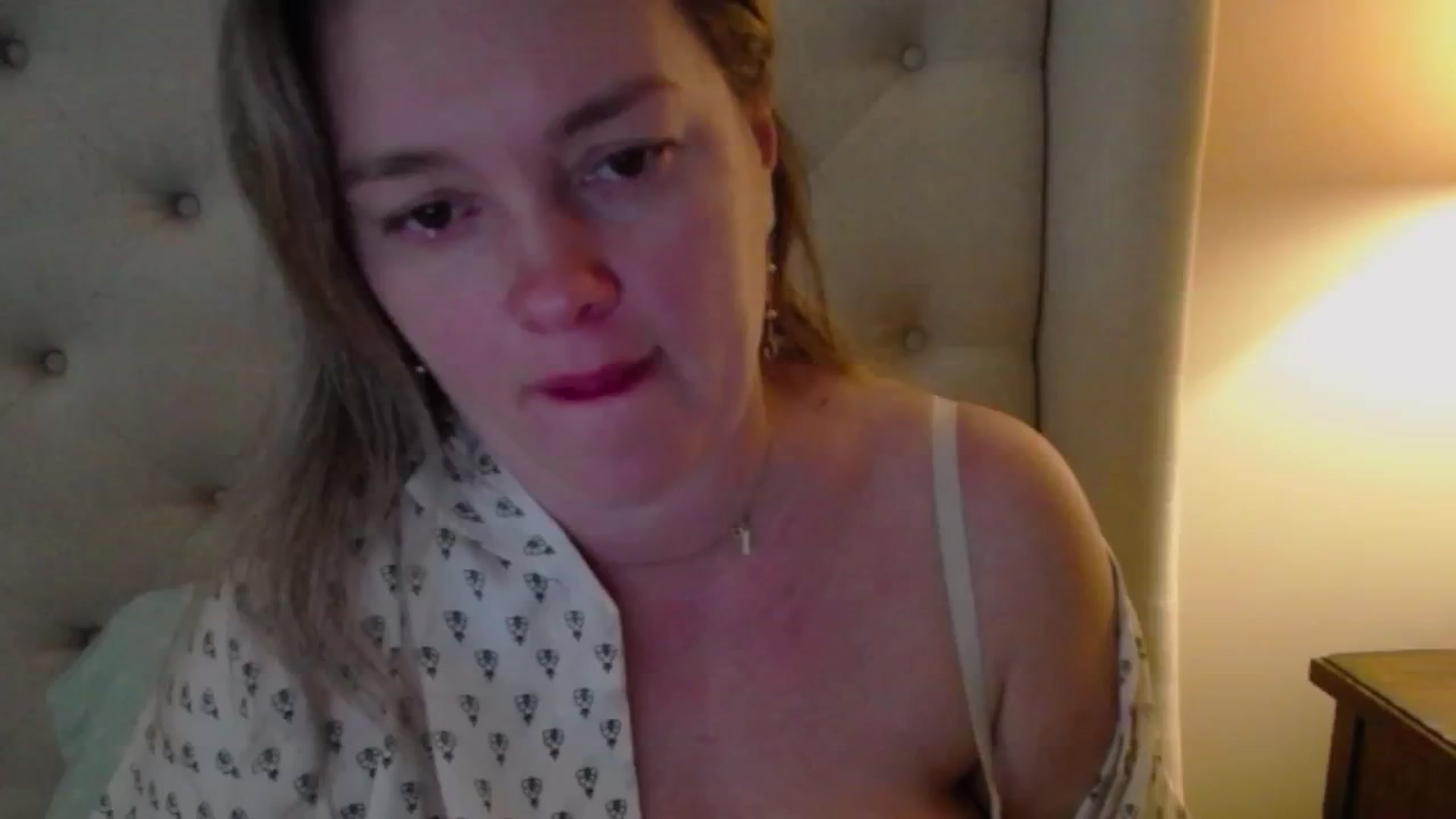 Gallery image thumbnail from J0llye's myfreecams stream on, 03/18/2025, 18:51 image 14 of 20