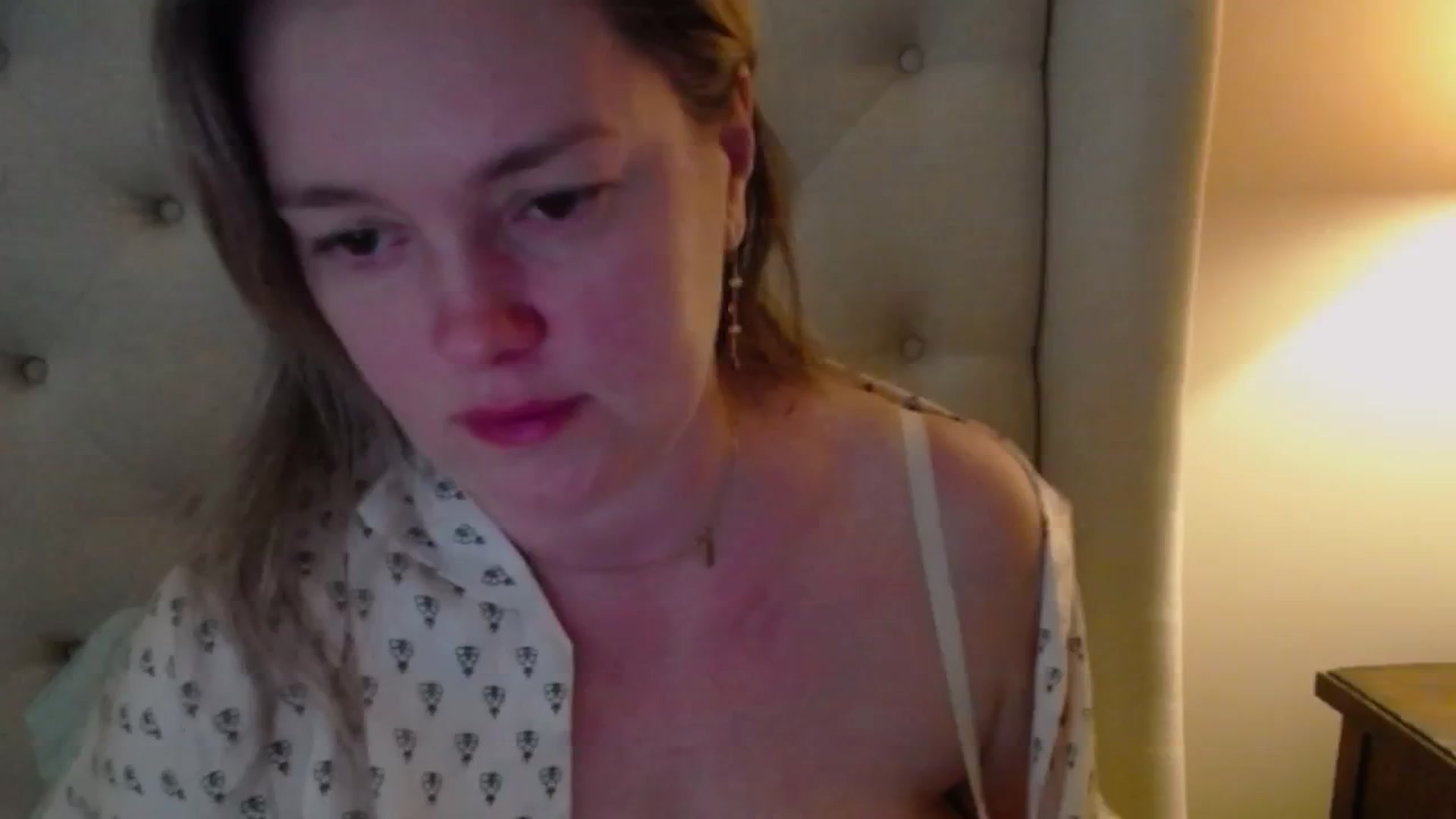 Gallery image thumbnail from J0llye's myfreecams stream on, 03/18/2025, 18:51 image 17 of 20