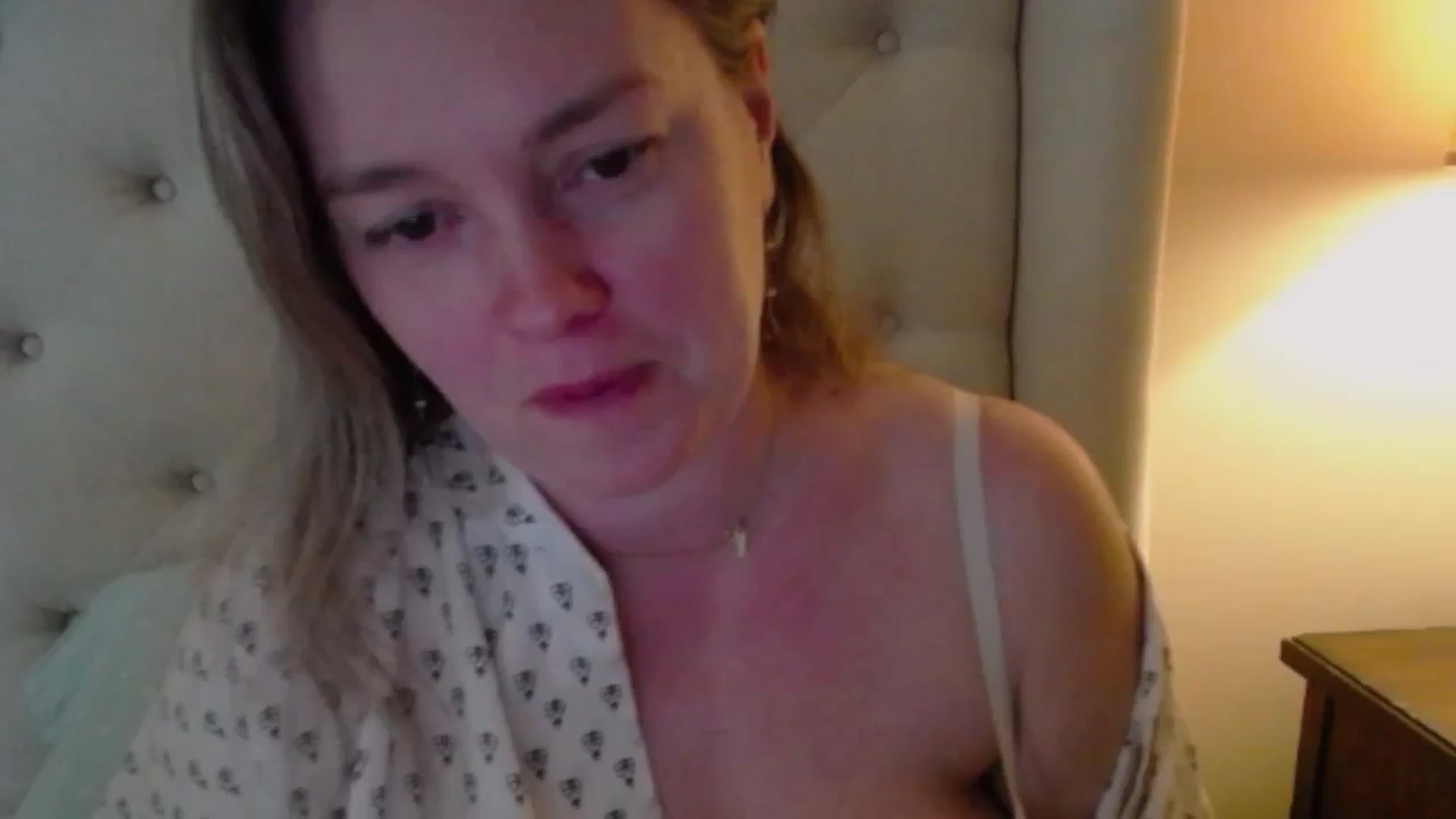 Gallery image thumbnail from J0llye's myfreecams stream on, 03/18/2025, 19:25 image 5 of 20
