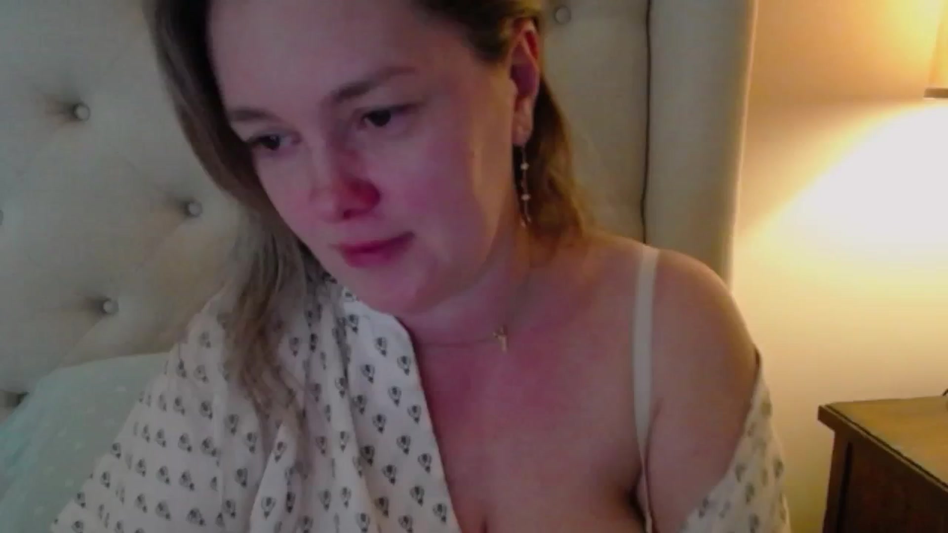 Gallery image thumbnail from J0llye's myfreecams stream on, 03/18/2025, 19:25 image 10 of 20