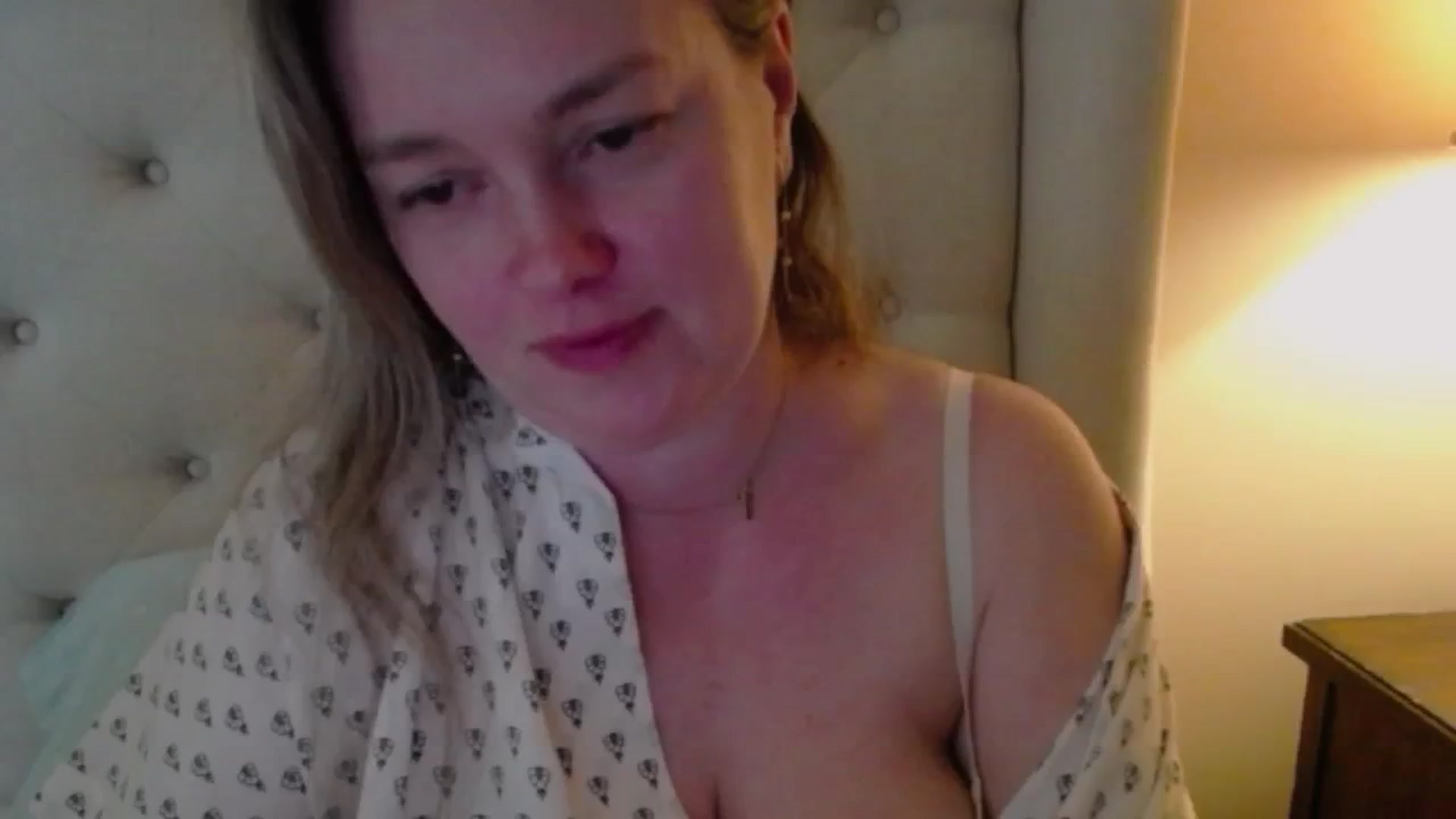 Gallery image thumbnail from J0llye's myfreecams stream on, 03/18/2025, 19:25 image 7 of 20