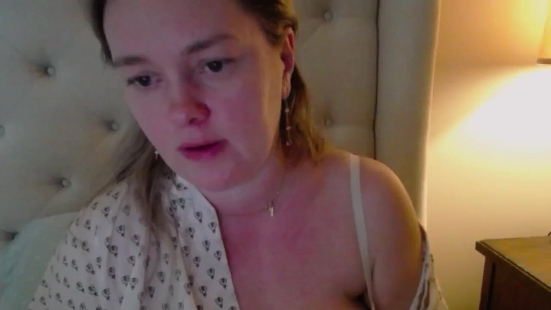 Gallery image thumbnail from J0llye's myfreecams stream on, 03/18/2025, 19:25 image 16 of 20