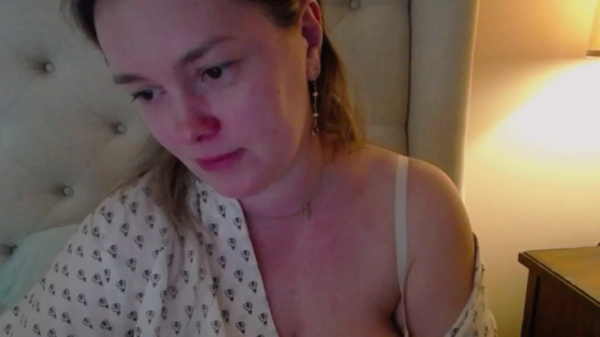 Gallery image thumbnail from J0llye's myfreecams stream on, 03/18/2025, 19:25 image 19 of 20
