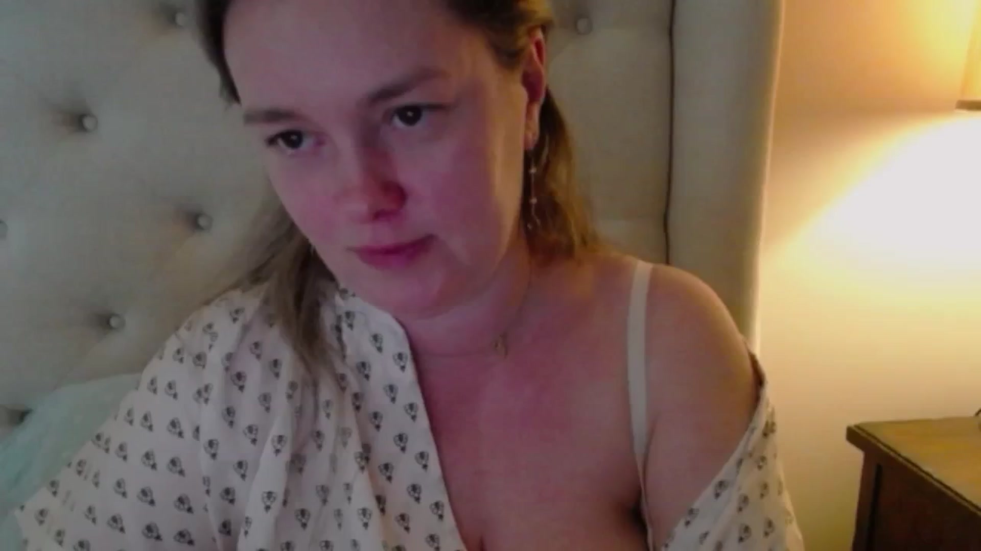 Gallery image thumbnail from J0llye's myfreecams stream on, 03/18/2025, 19:25 image 15 of 20