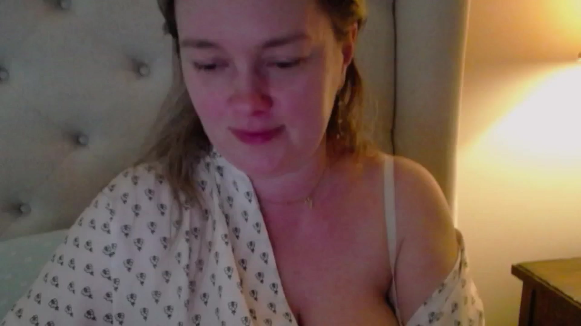 Gallery image thumbnail from J0llye's myfreecams stream on, 03/18/2025, 19:52 image 7 of 20