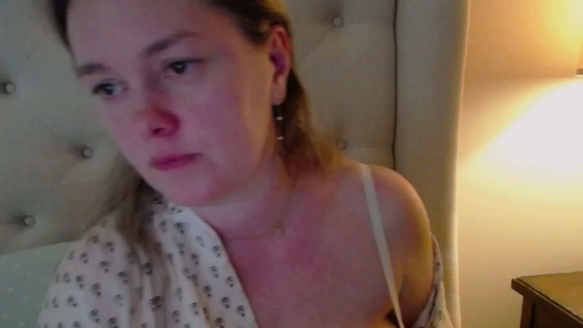 Gallery image thumbnail from J0llye's myfreecams stream on, 03/18/2025, 19:52 image 2 of 20