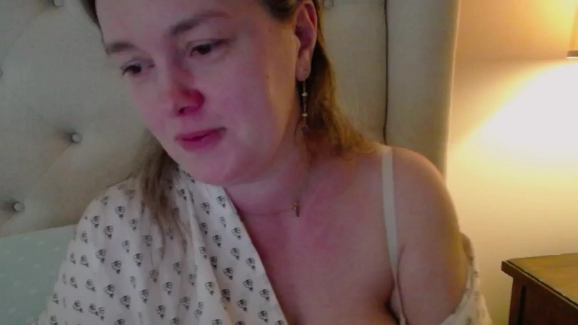 Gallery image thumbnail from J0llye's myfreecams stream on, 03/18/2025, 19:52 image 19 of 20